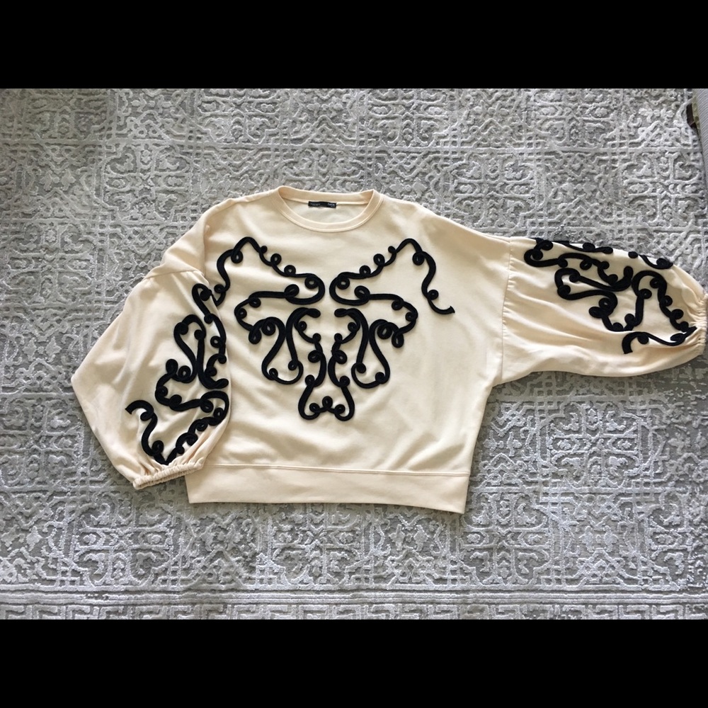 Zara sweatshirt with bell sleeves NWOT